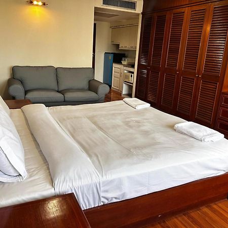 Affordable Serviced Apartments In Nana Omni Tower - Prime Sukhumvit Location Bangkok Kültér fotó