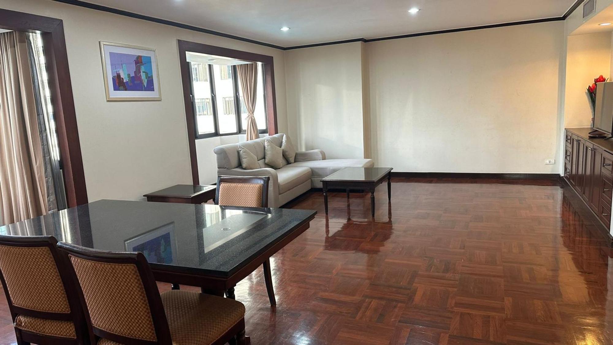 Affordable Serviced Apartments In Nana Omni Tower - Prime Sukhumvit Location Bangkok Kültér fotó