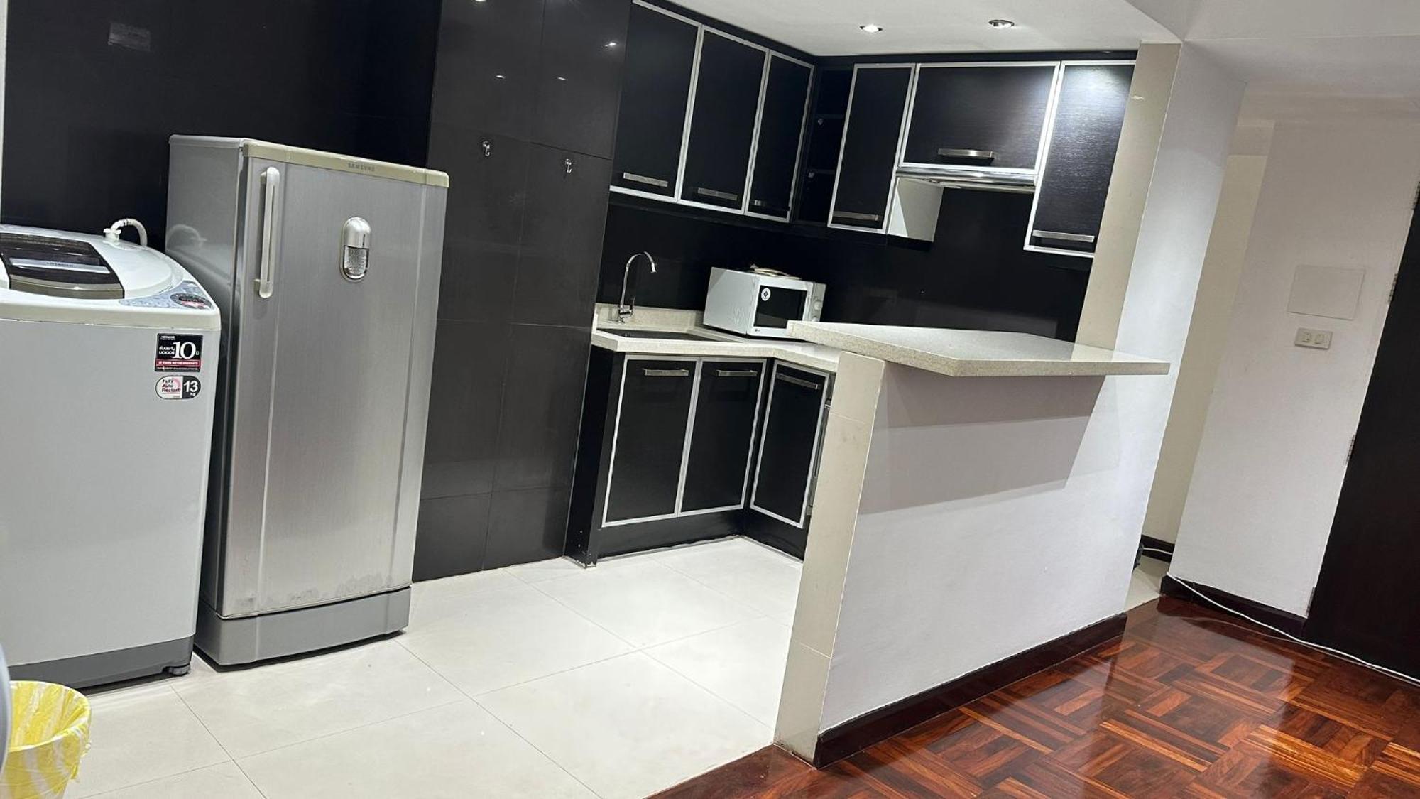 Affordable Serviced Apartments In Nana Omni Tower - Prime Sukhumvit Location Bangkok Kültér fotó
