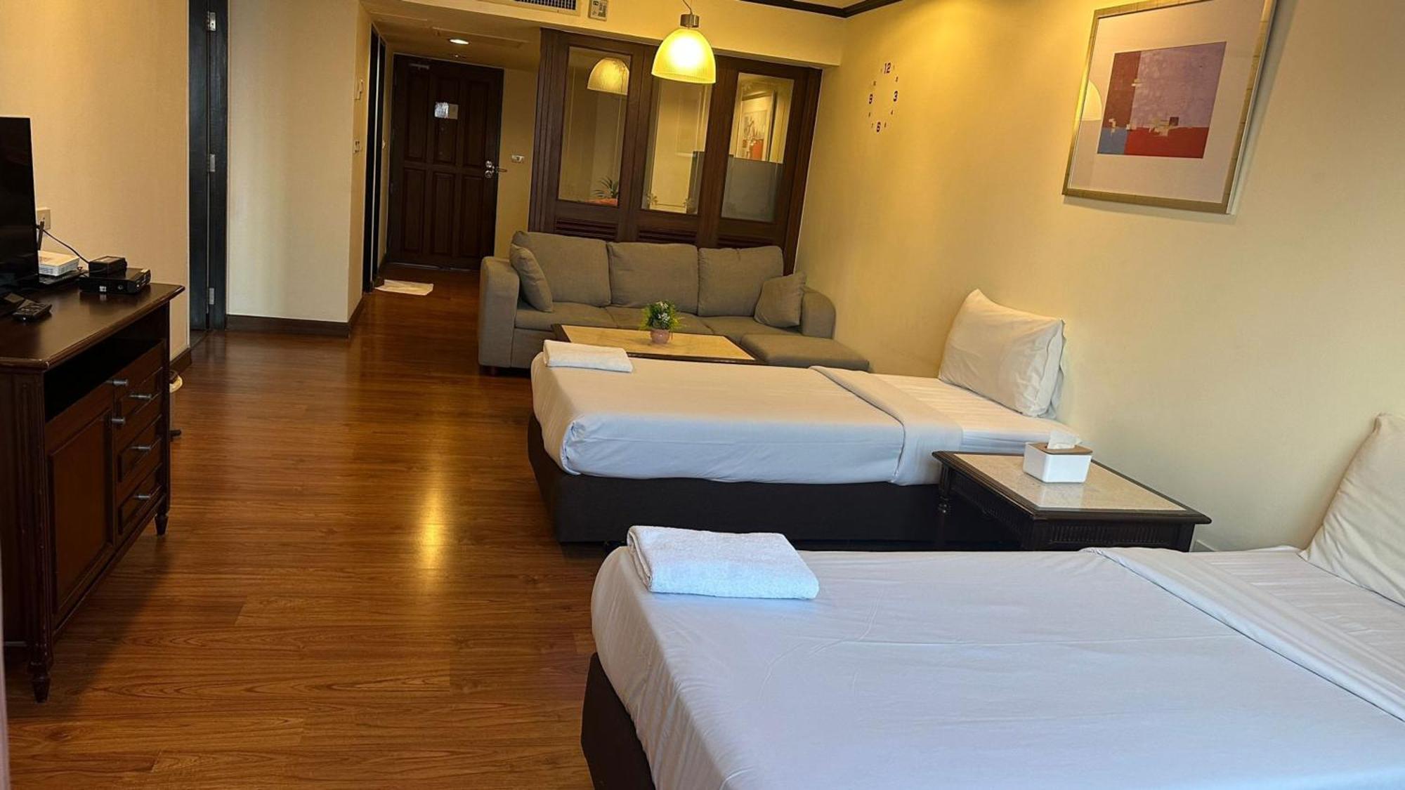 Affordable Serviced Apartments In Nana Omni Tower - Prime Sukhumvit Location Bangkok Kültér fotó