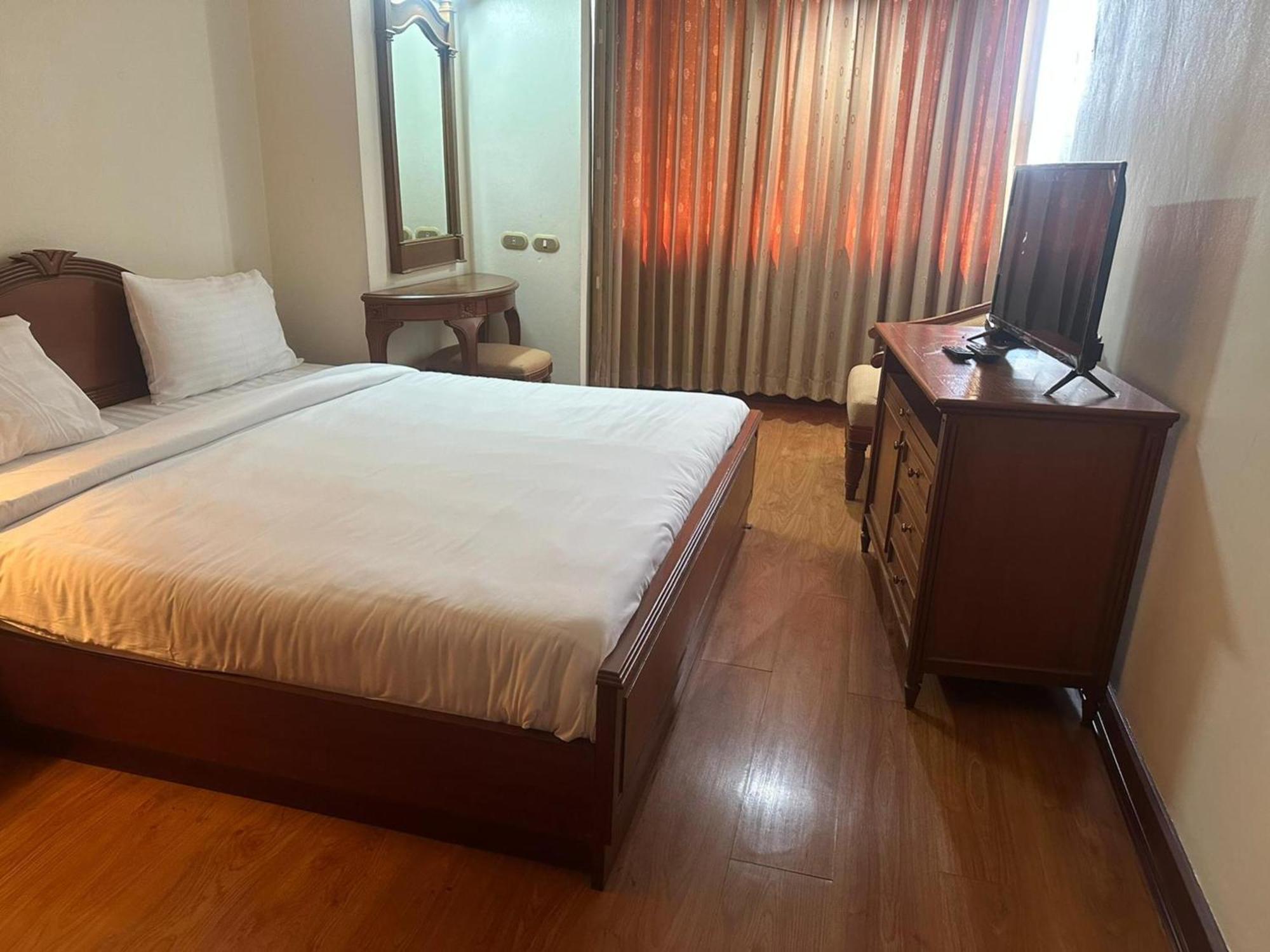 Affordable Serviced Apartments In Nana Omni Tower - Prime Sukhumvit Location Bangkok Kültér fotó