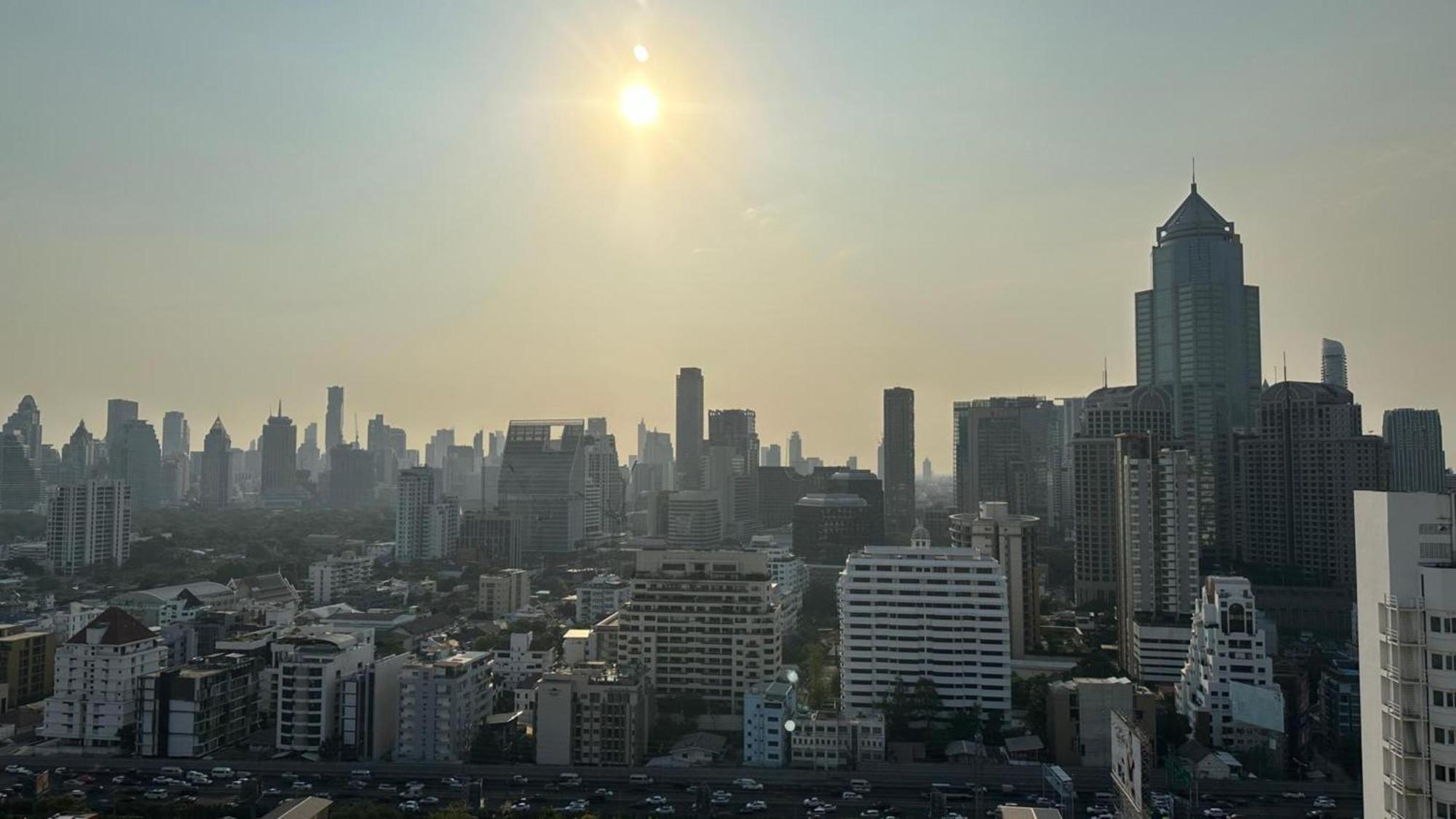 Affordable Serviced Apartments In Nana Omni Tower - Prime Sukhumvit Location Bangkok Kültér fotó