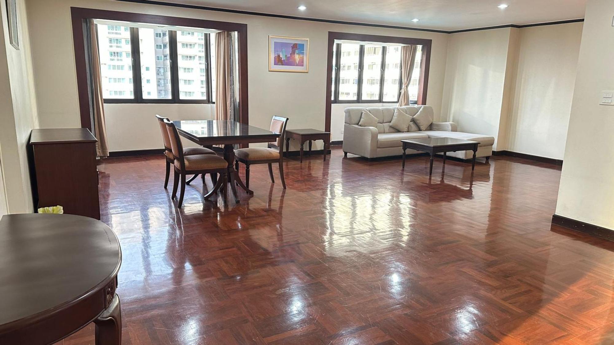 Affordable Serviced Apartments In Nana Omni Tower - Prime Sukhumvit Location Bangkok Kültér fotó