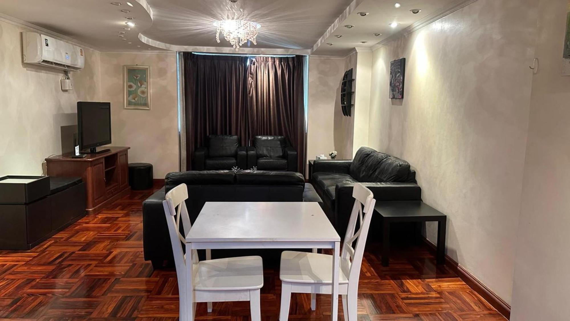Affordable Serviced Apartments In Nana Omni Tower - Prime Sukhumvit Location Bangkok Kültér fotó