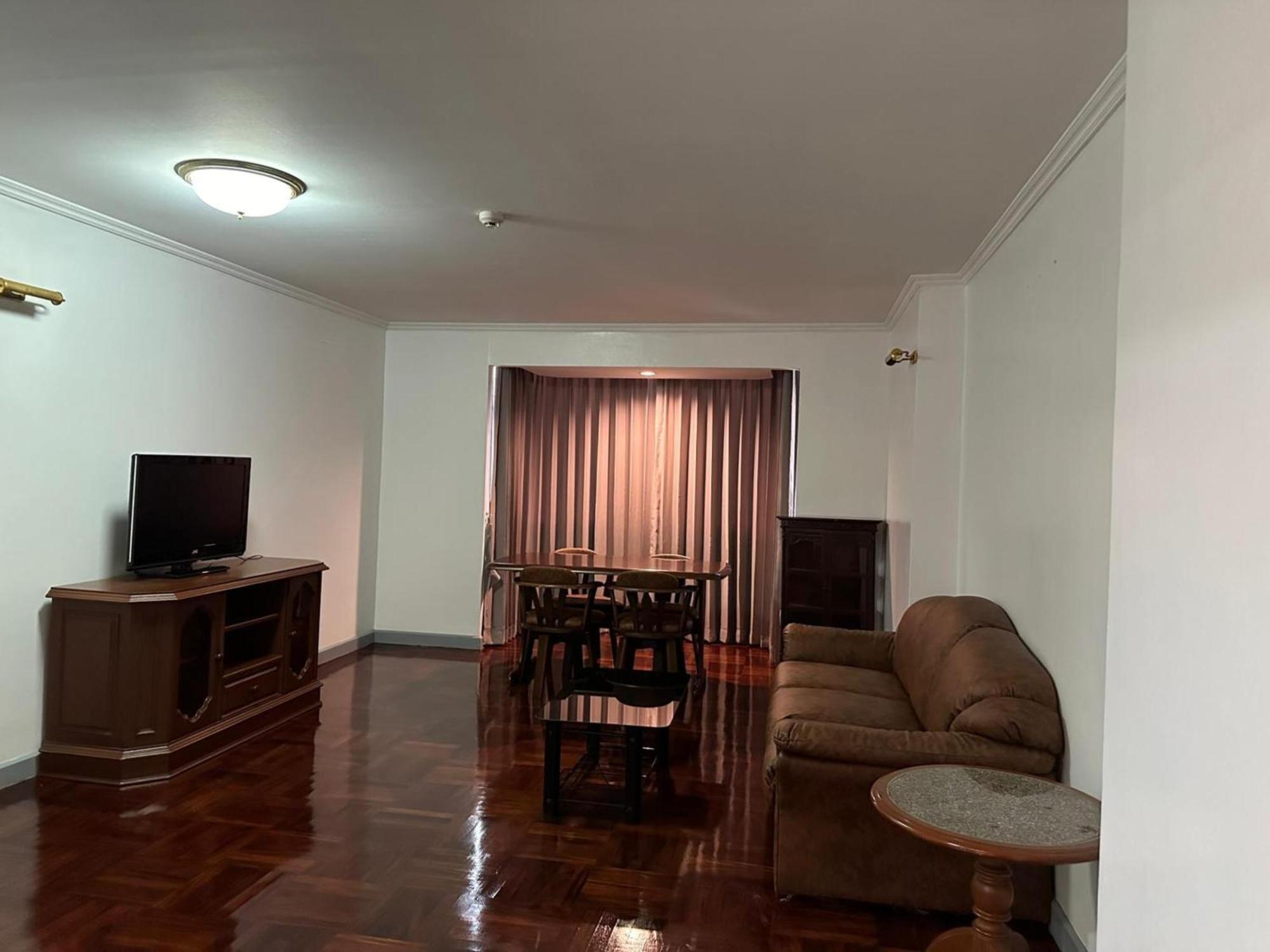 Affordable Serviced Apartments In Nana Omni Tower - Prime Sukhumvit Location Bangkok Kültér fotó