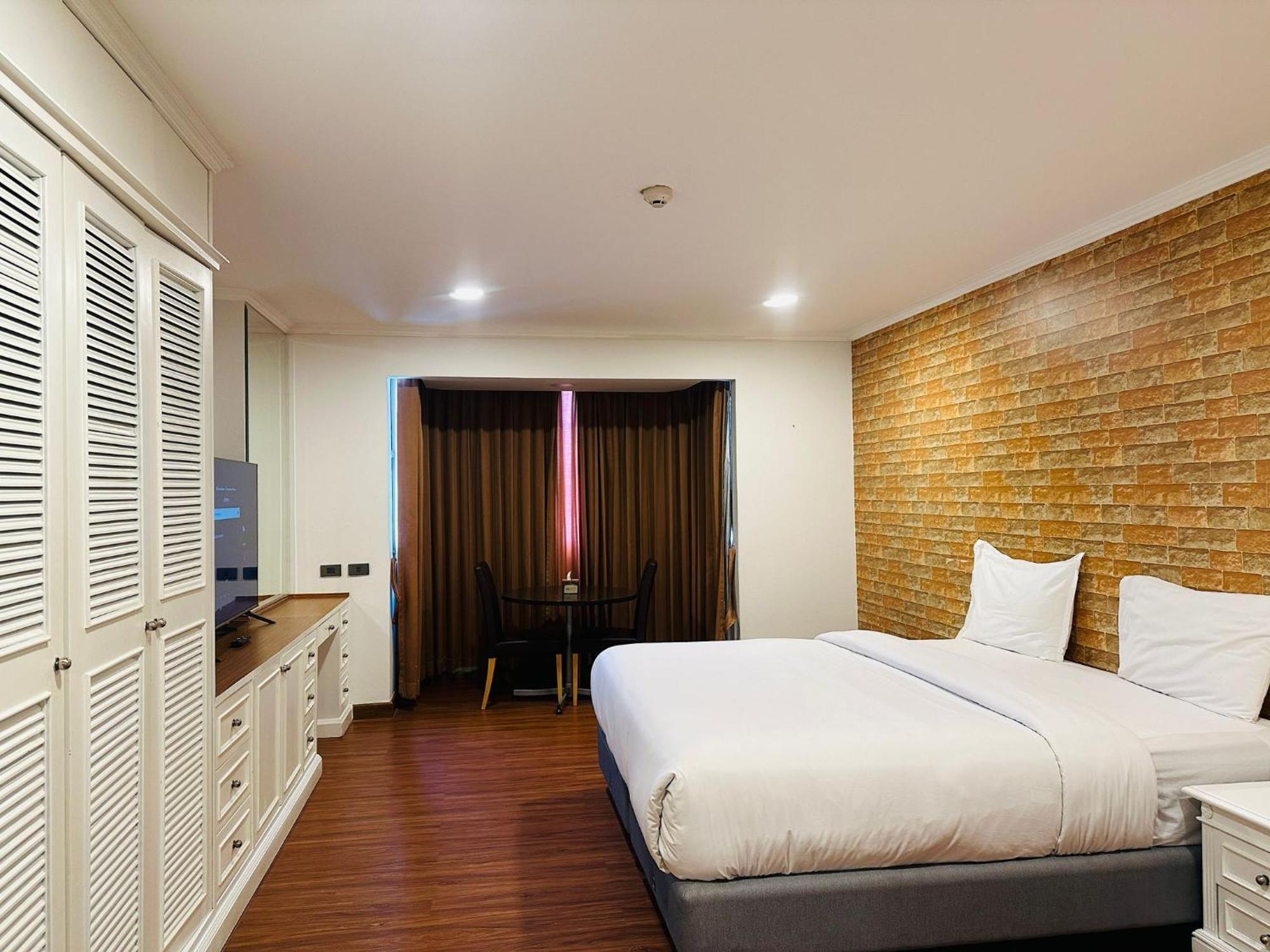 Affordable Serviced Apartments In Nana Omni Tower - Prime Sukhumvit Location Bangkok Kültér fotó