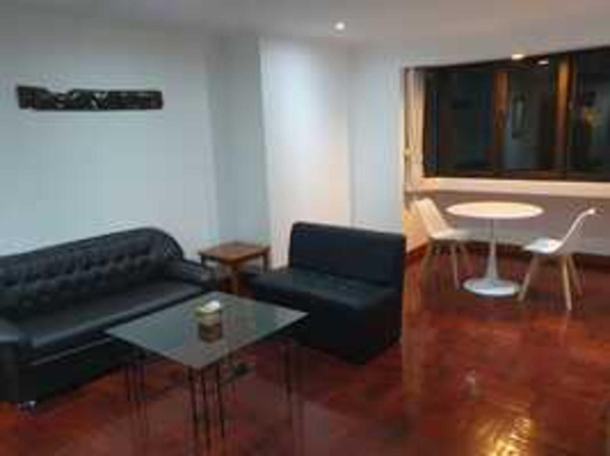 Affordable Serviced Apartments In Nana Omni Tower - Prime Sukhumvit Location Bangkok Kültér fotó