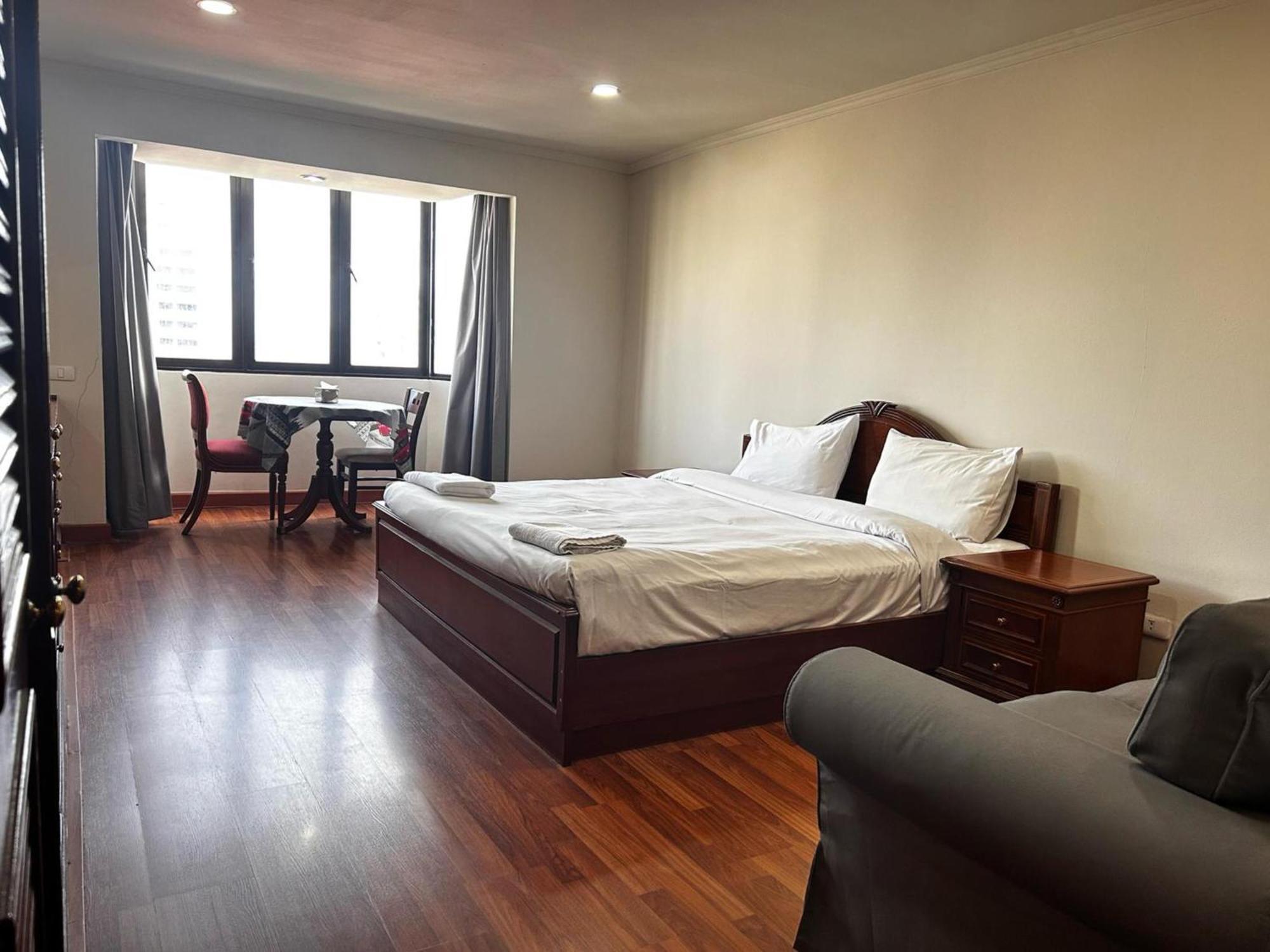 Affordable Serviced Apartments In Nana Omni Tower - Prime Sukhumvit Location Bangkok Kültér fotó